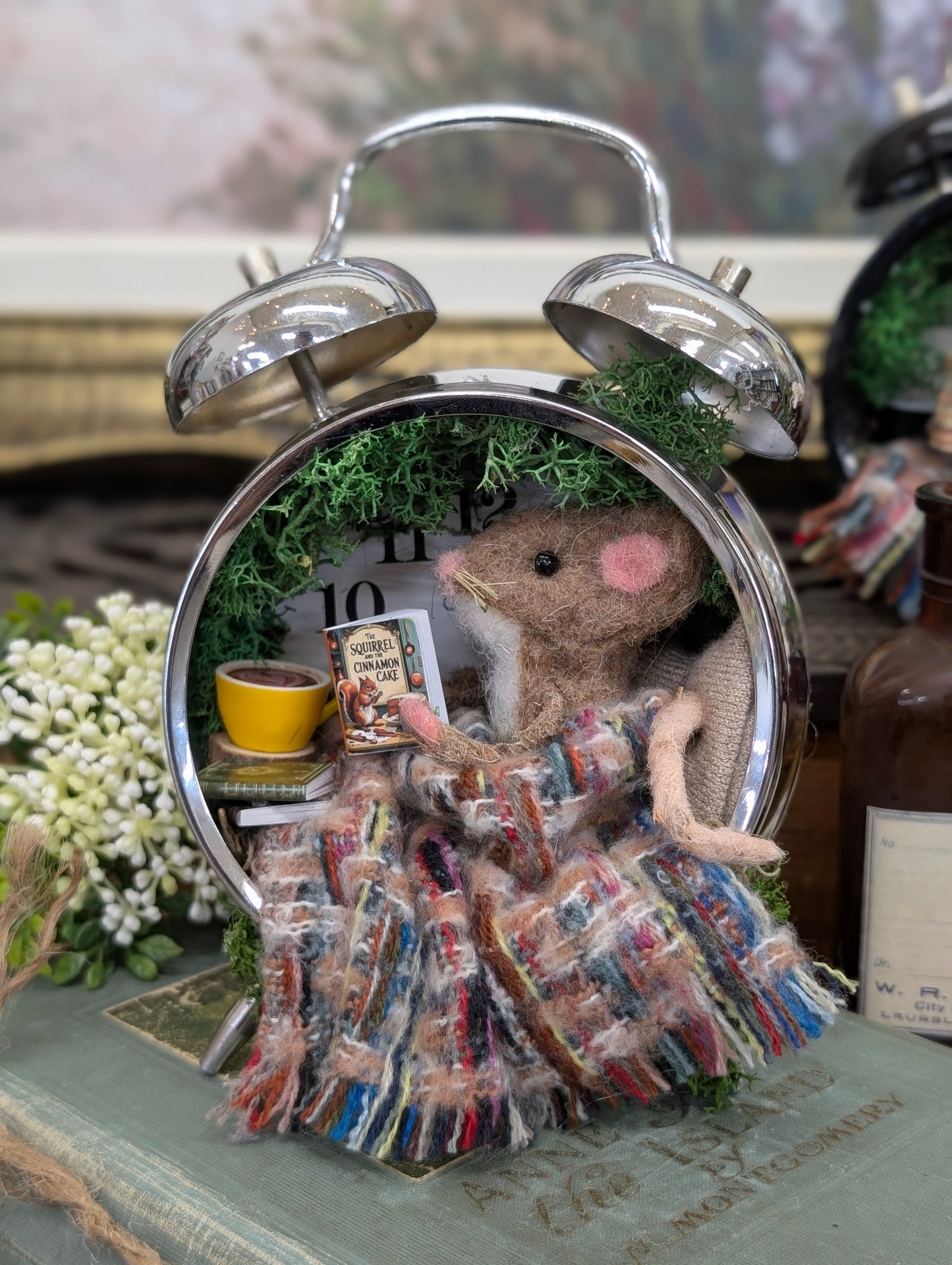 Meadow the clock mouse