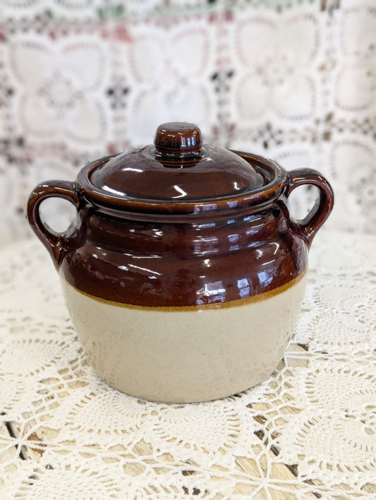 Monmouth Maple Leaf stoneware bean pot with lid
