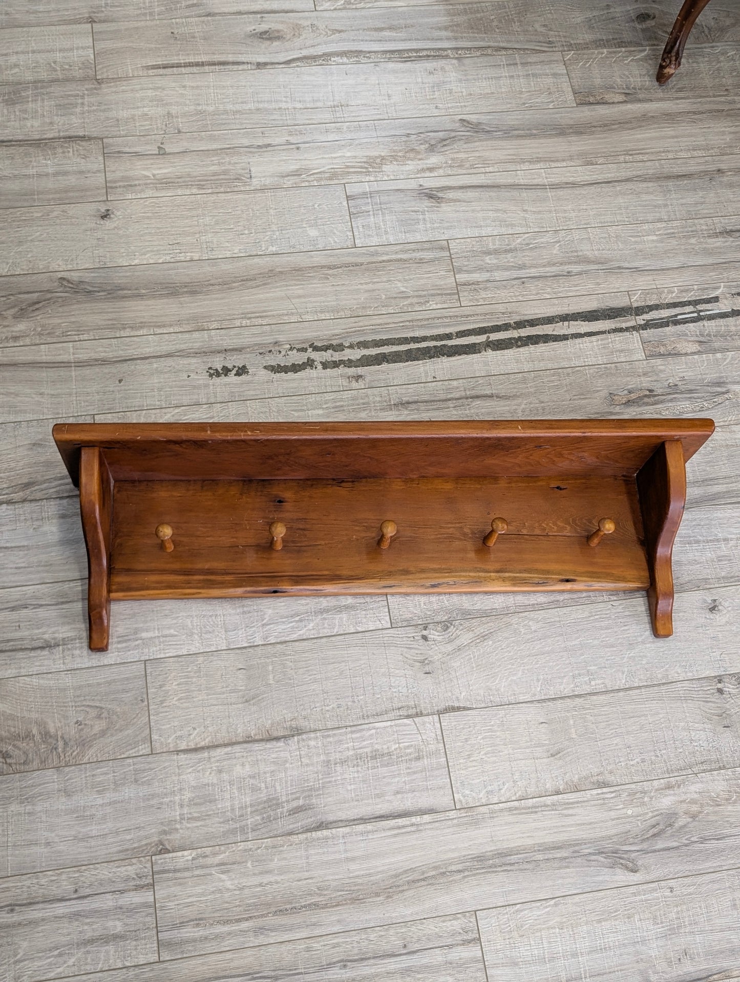 Wood peg shelf