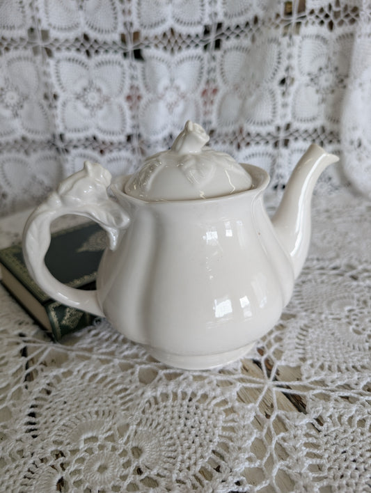 Peppertree white ceramic teapot