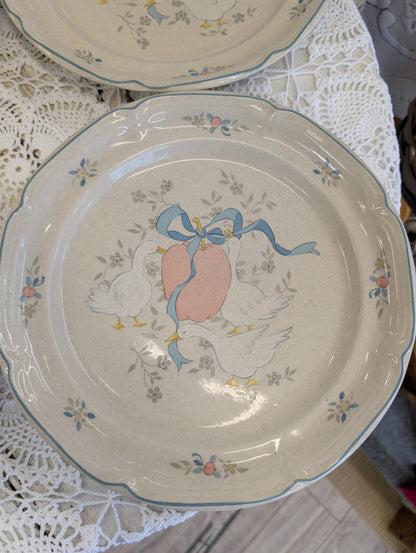 Marmalade pattern ceramic dinner plate with geese motif set of 4