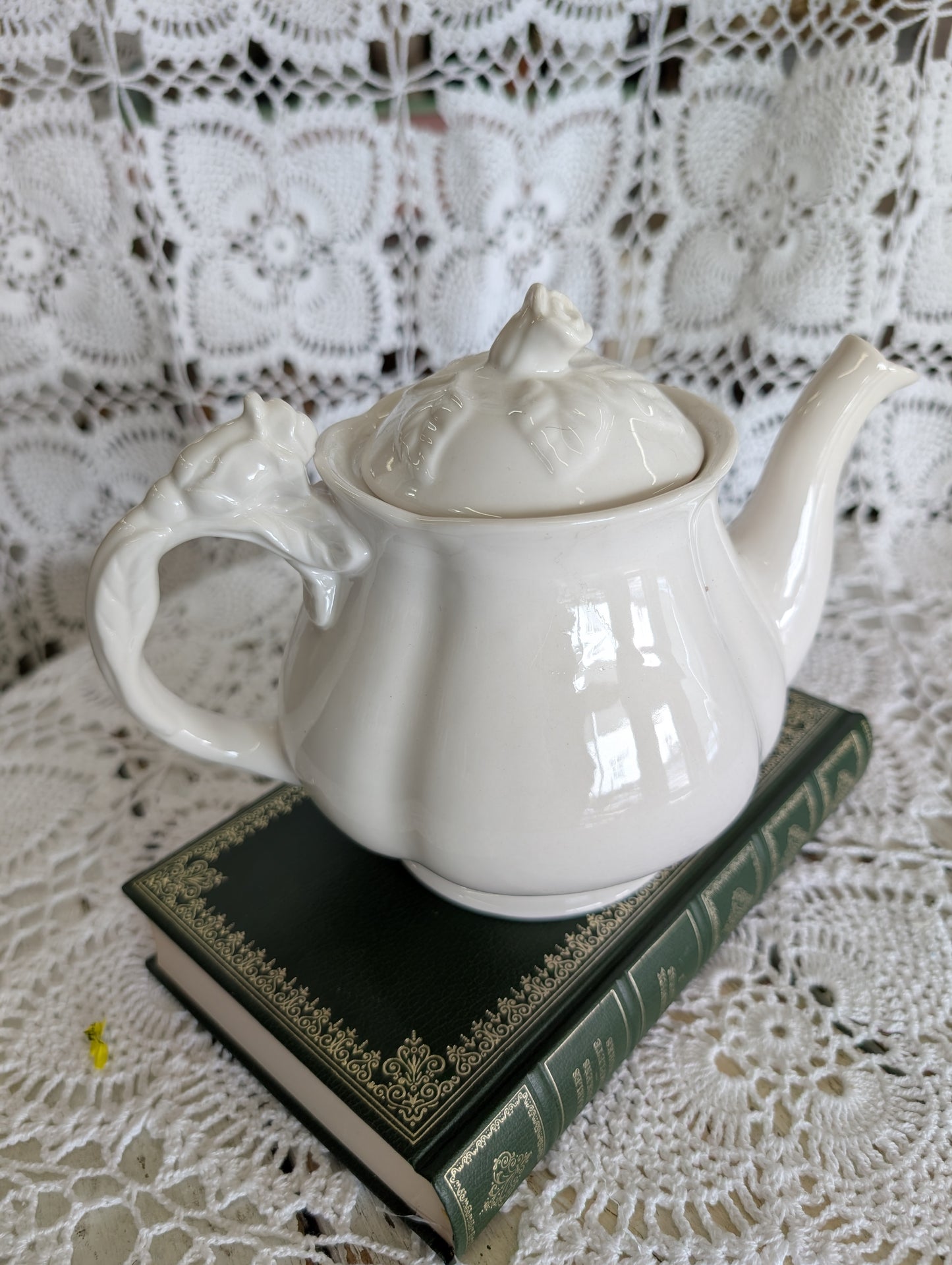 Peppertree white ceramic teapot