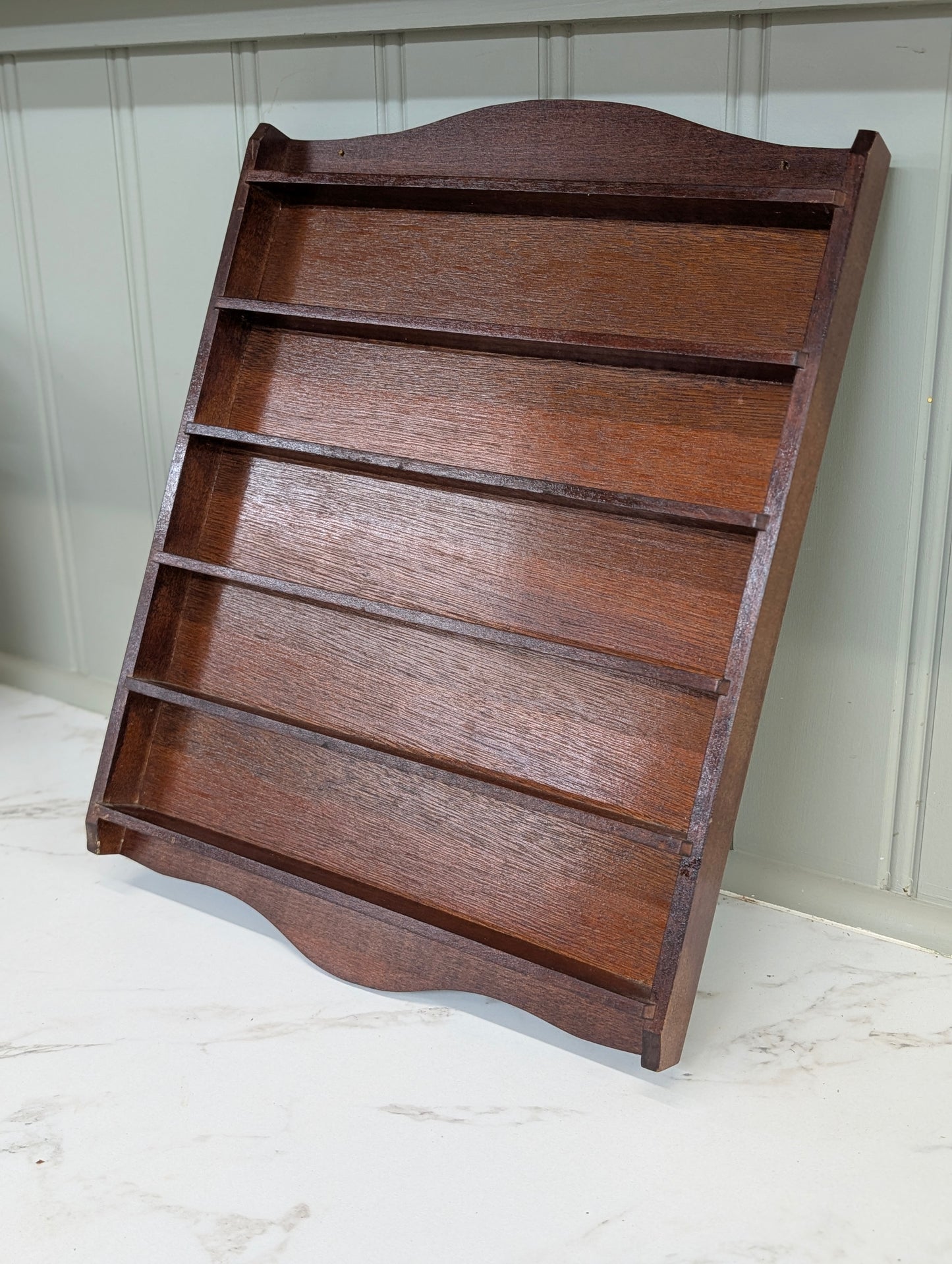 Knic knack mini shelf