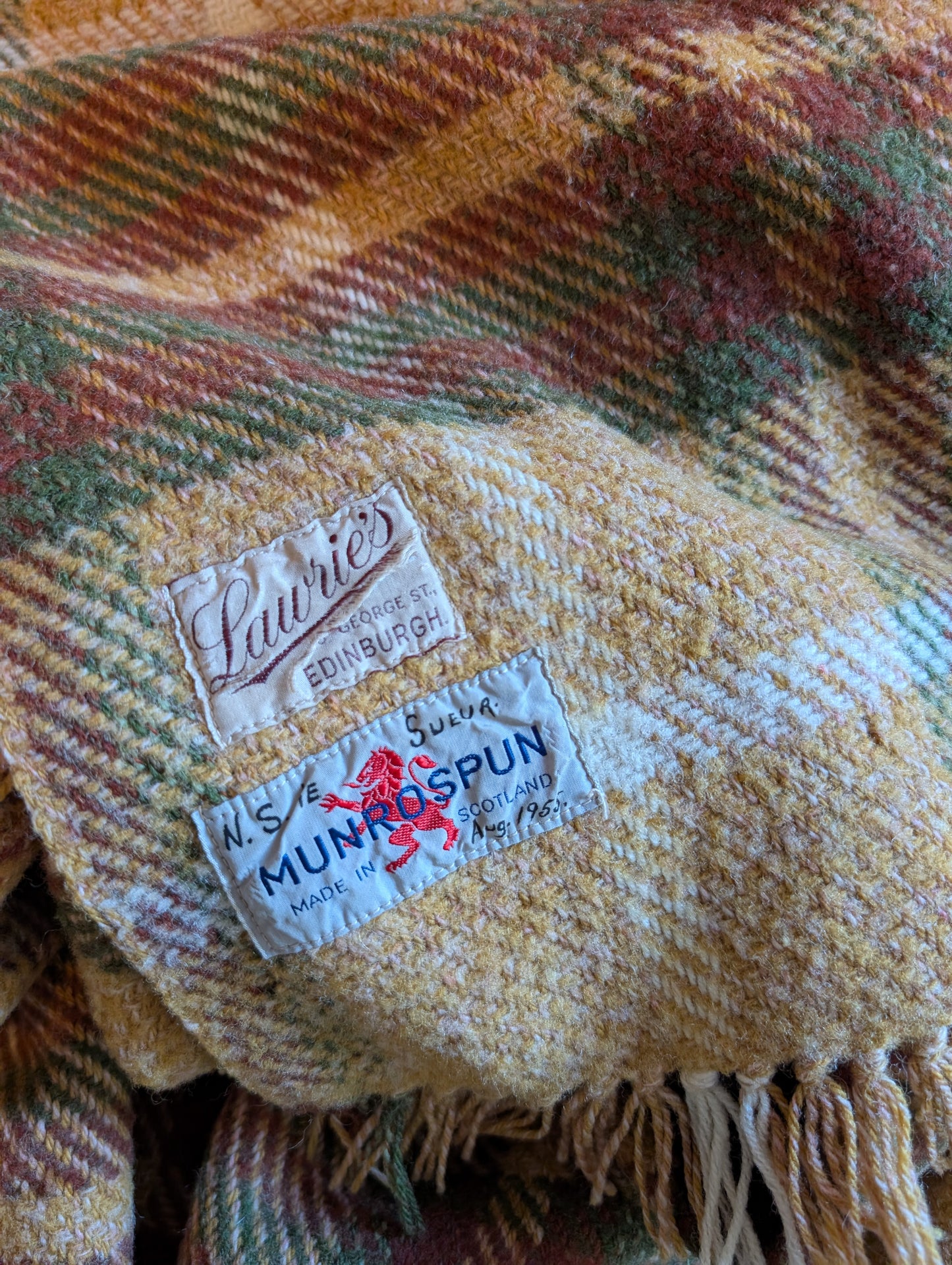 Munrospum wool blanket