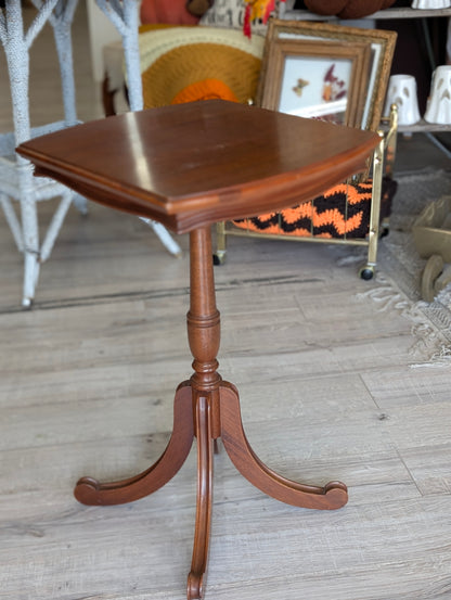 tripot table