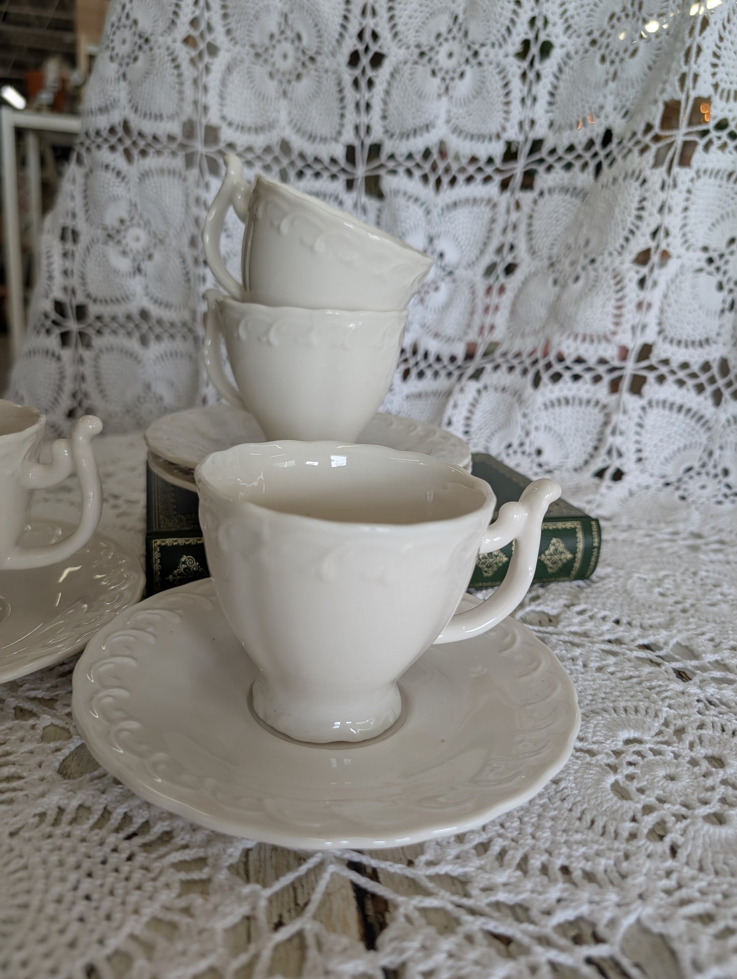 Set of 4 teacups