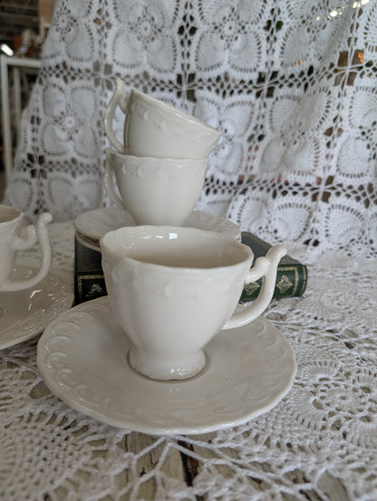 Set of 4 teacups