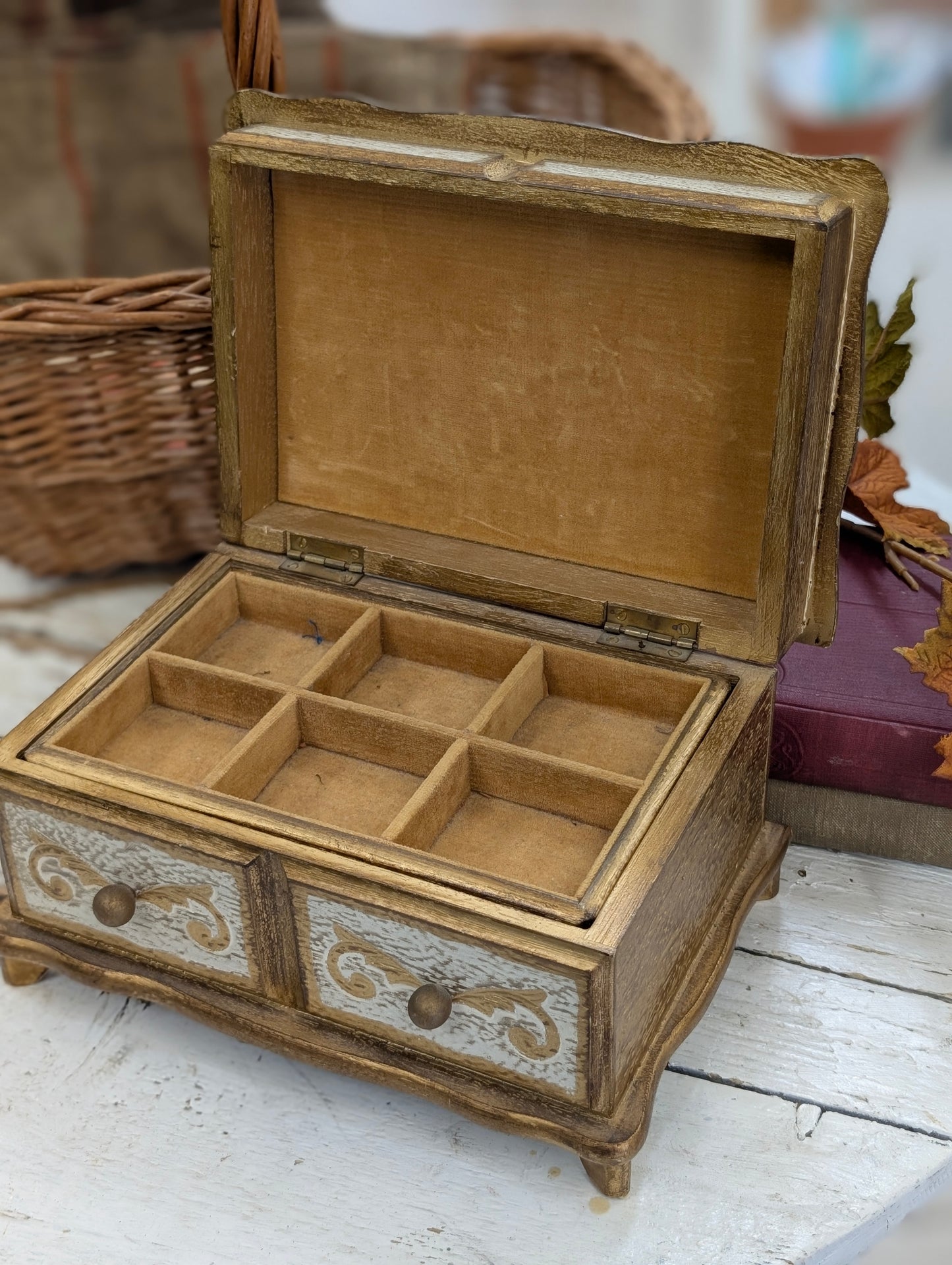 Venetian jewelry box