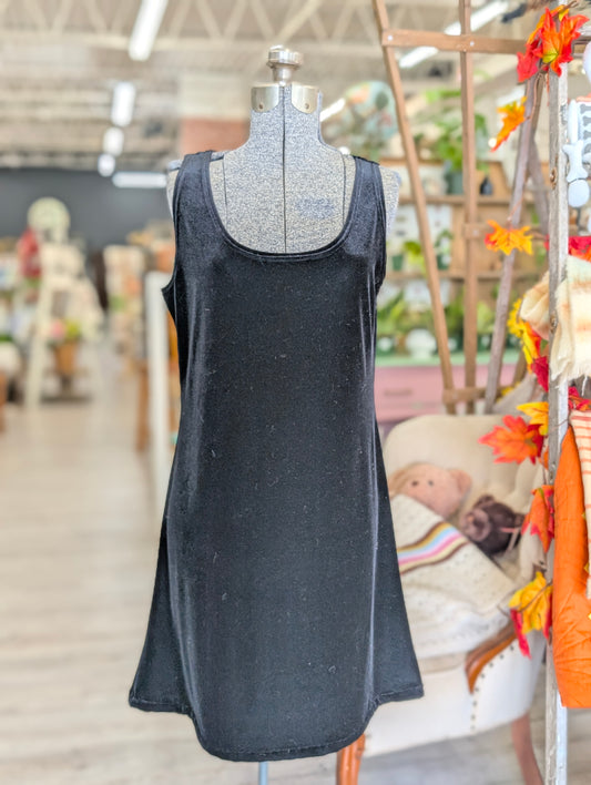 Short velvet black dress