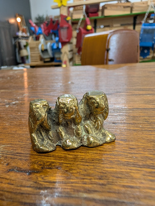 Mini monkey trio