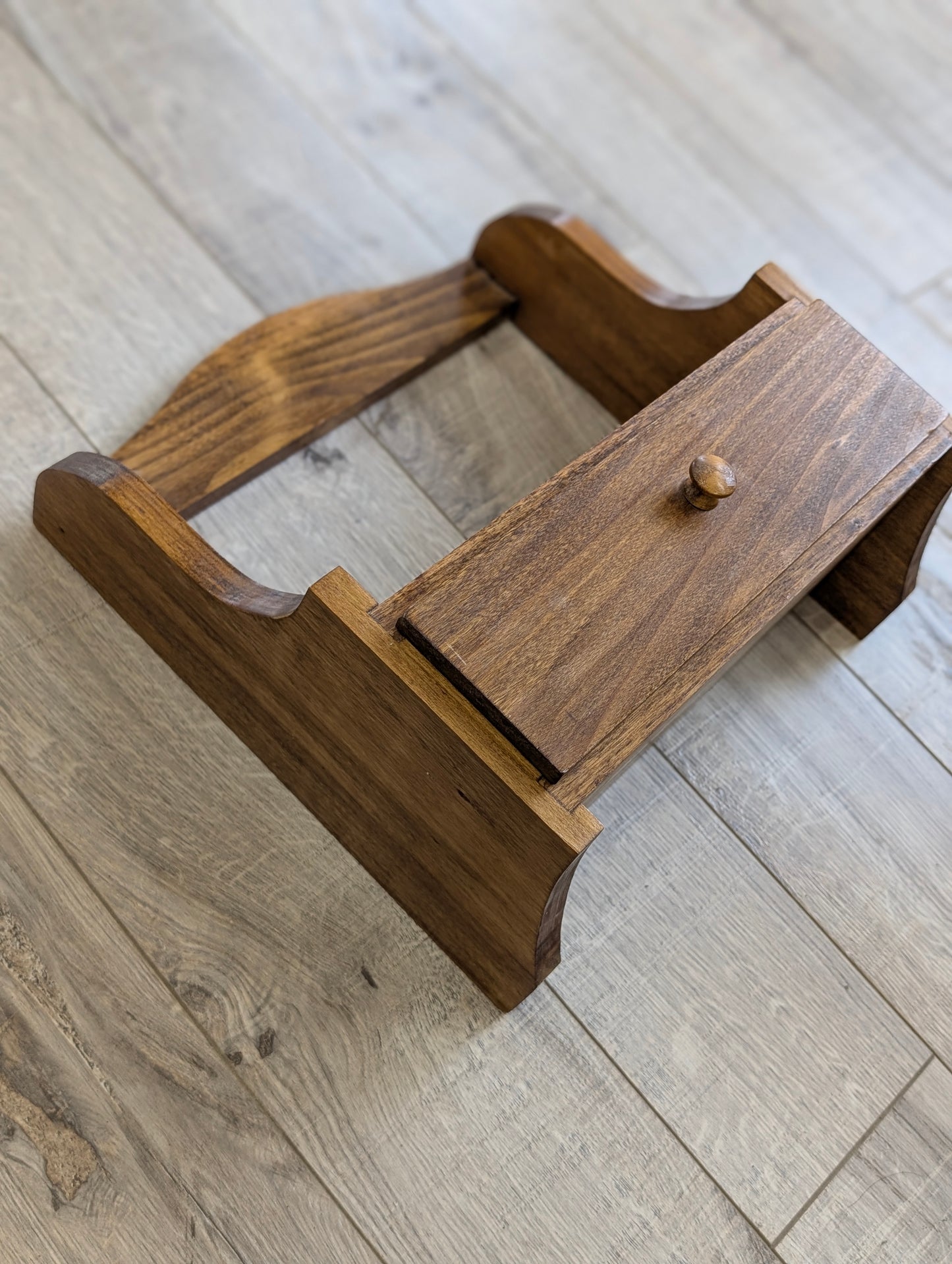 Wooden wall shelf with drawer