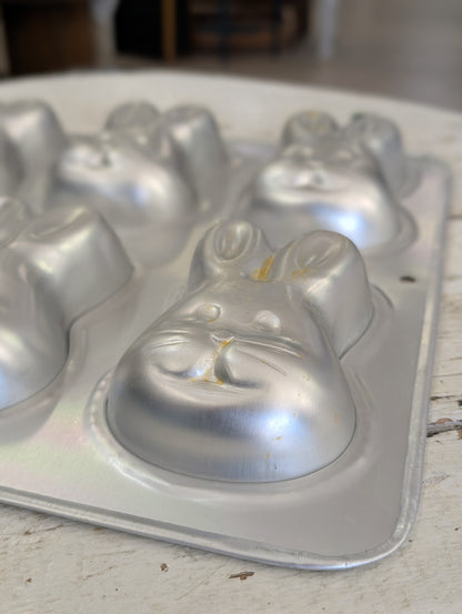 Bunny cake tin
